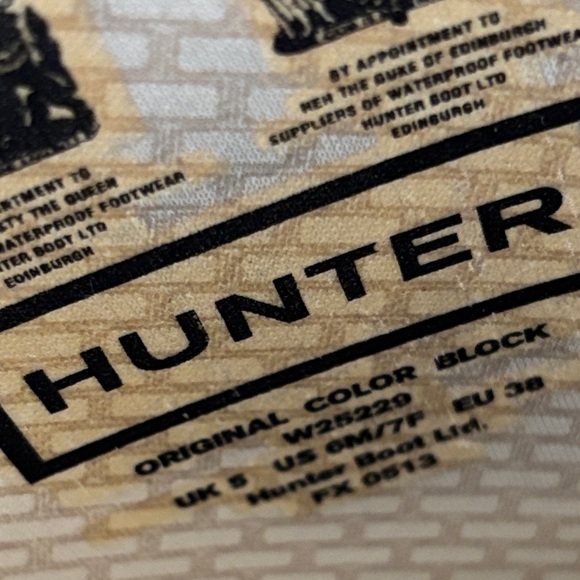 Hunter Two-Tone Green and Black Boots 7 - Picture 2 of 8